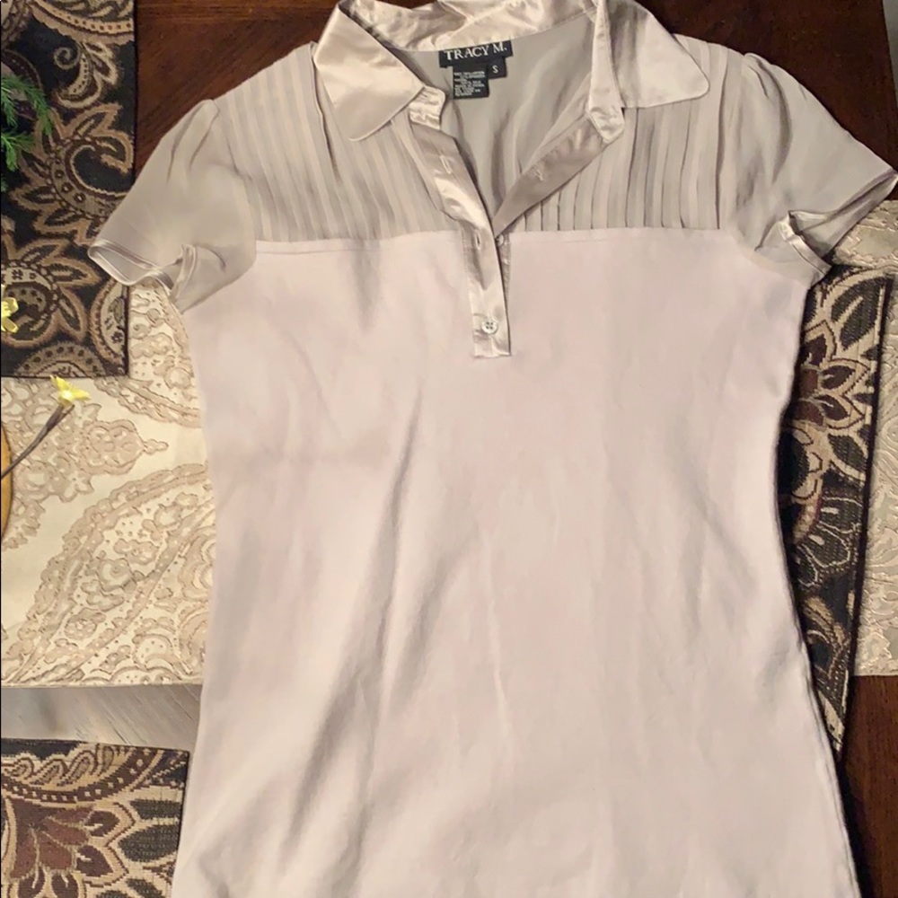 Tracy M. Top size S. Silk NWOT